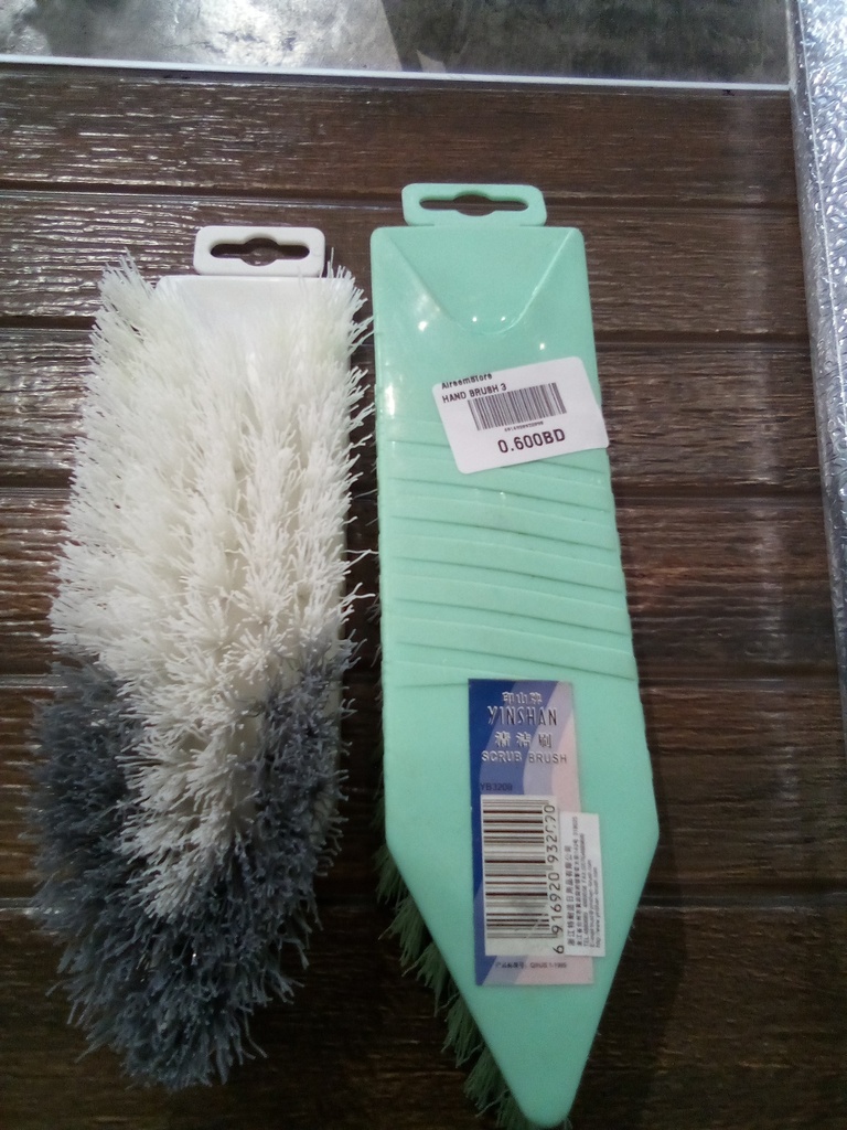 HAND BRUSH 3