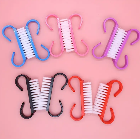 NAIL BRUSH 2PCS same d.