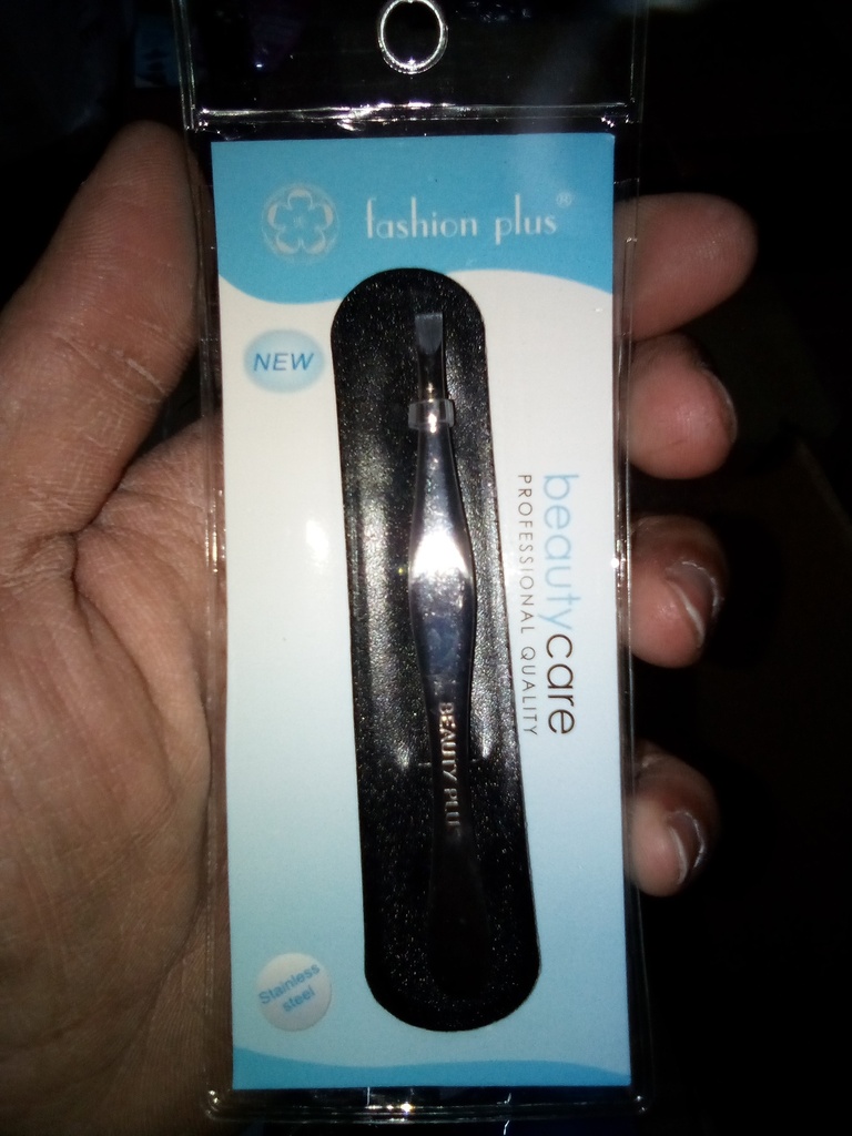 BEAUTY PLUS STEEL TWEEZER
