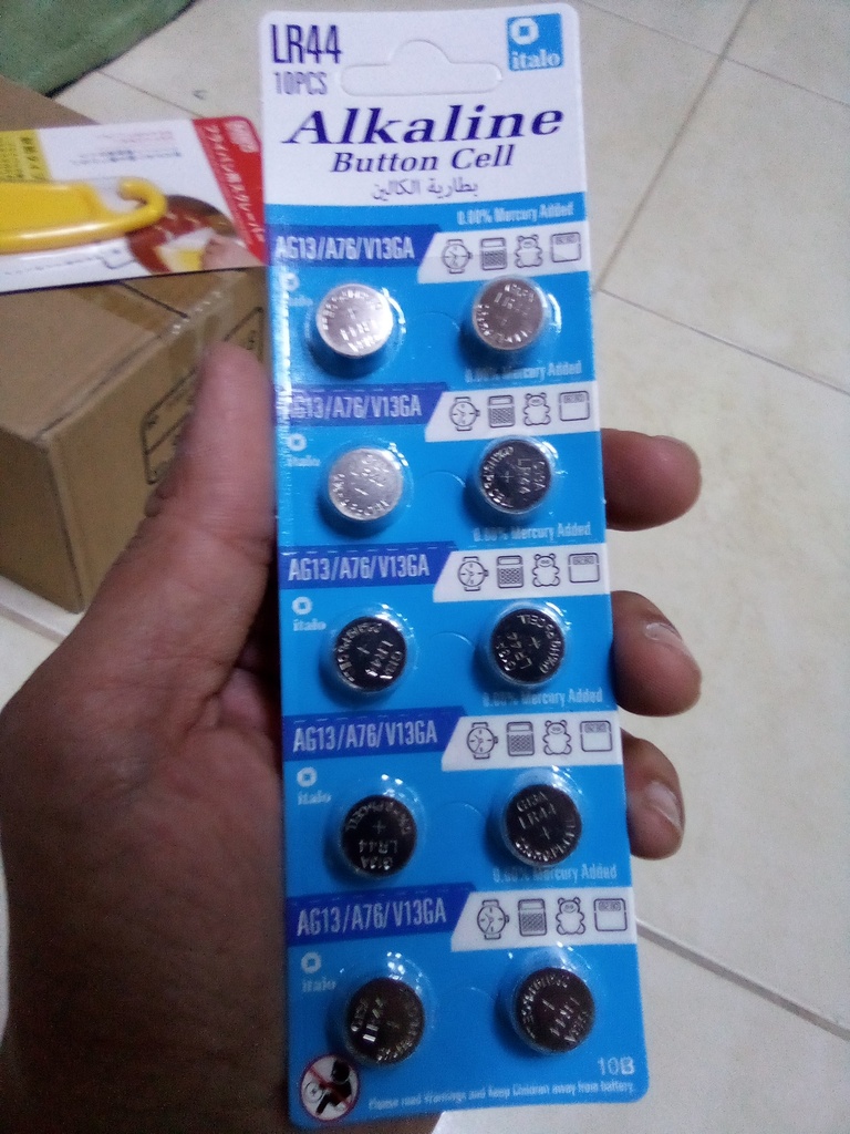 LR44 ALKALINE button cell